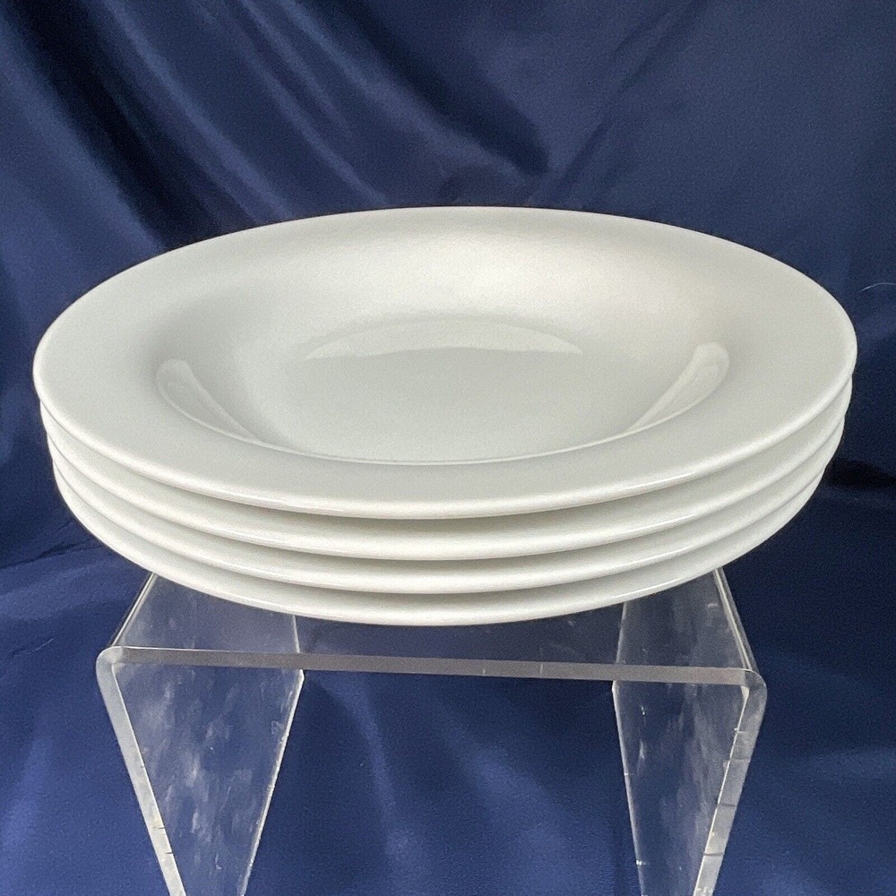 Crate & Barrel Soup Bowl set of 4 white 8.75" diameter 1" deep